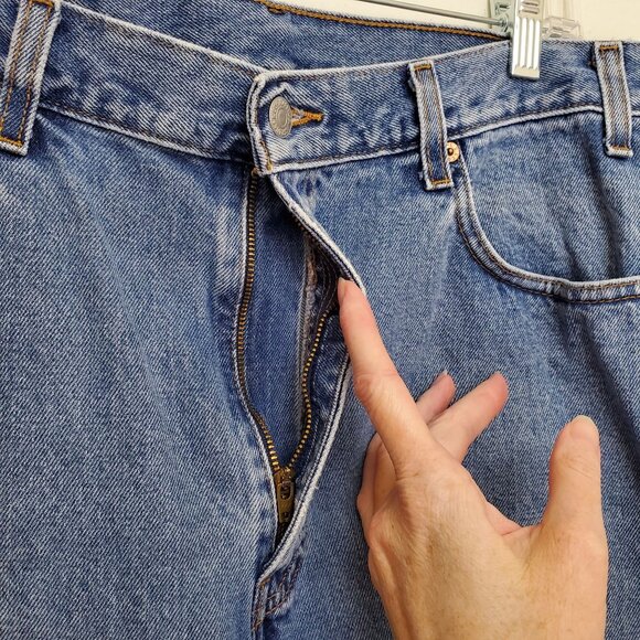 Levi's 505 Regular Fit Straight Leg Y2K medium wash jeans - Picture 4 of 10